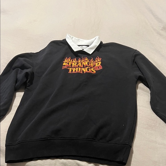 H&M Other - H&M Black Crewneck Sweater with Bold Graphic